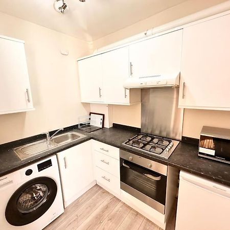 2 Bedroom Apartment In Se13 Londra Dış mekan fotoğraf