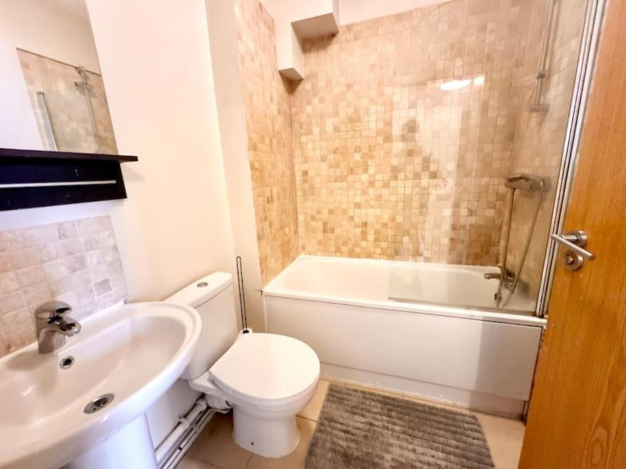 2 Bedroom Apartment In Se13 Londra Dış mekan fotoğraf