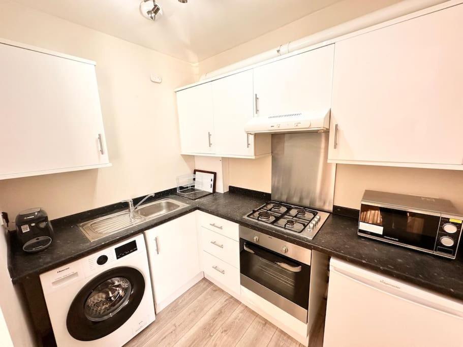 2 Bedroom Apartment In Se13 Londra Dış mekan fotoğraf
