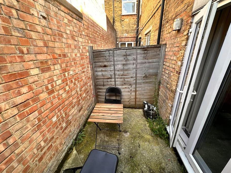 2 Bedroom Apartment In Se13 Londra Dış mekan fotoğraf