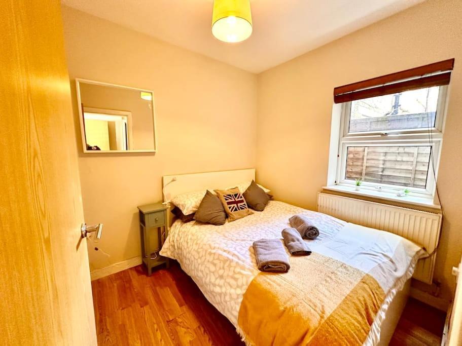 2 Bedroom Apartment In Se13 Londra Dış mekan fotoğraf