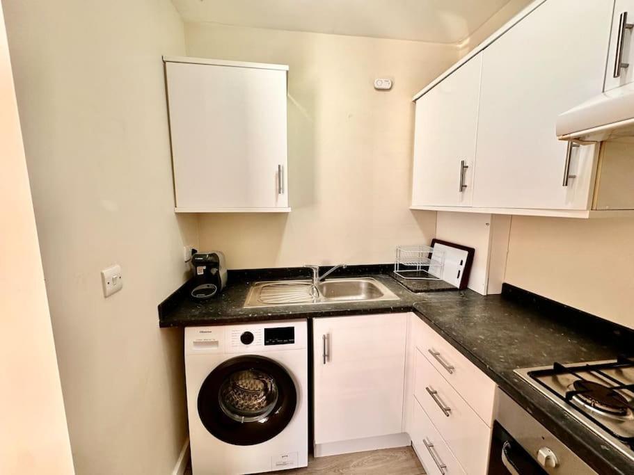 2 Bedroom Apartment In Se13 Londra Dış mekan fotoğraf